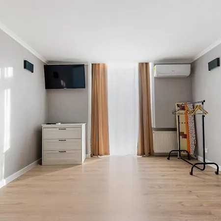 18 Deribasivska Street Jacuzzi Apartment Odesa Exterior photo