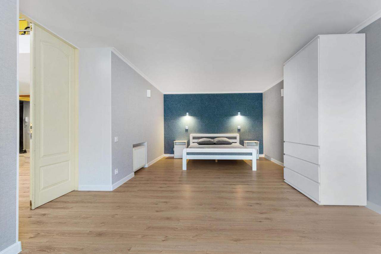 18 Deribasivska Street Jacuzzi Apartment