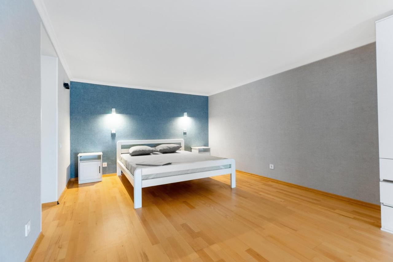 18 Deribasivska Street Jacuzzi Apartment *